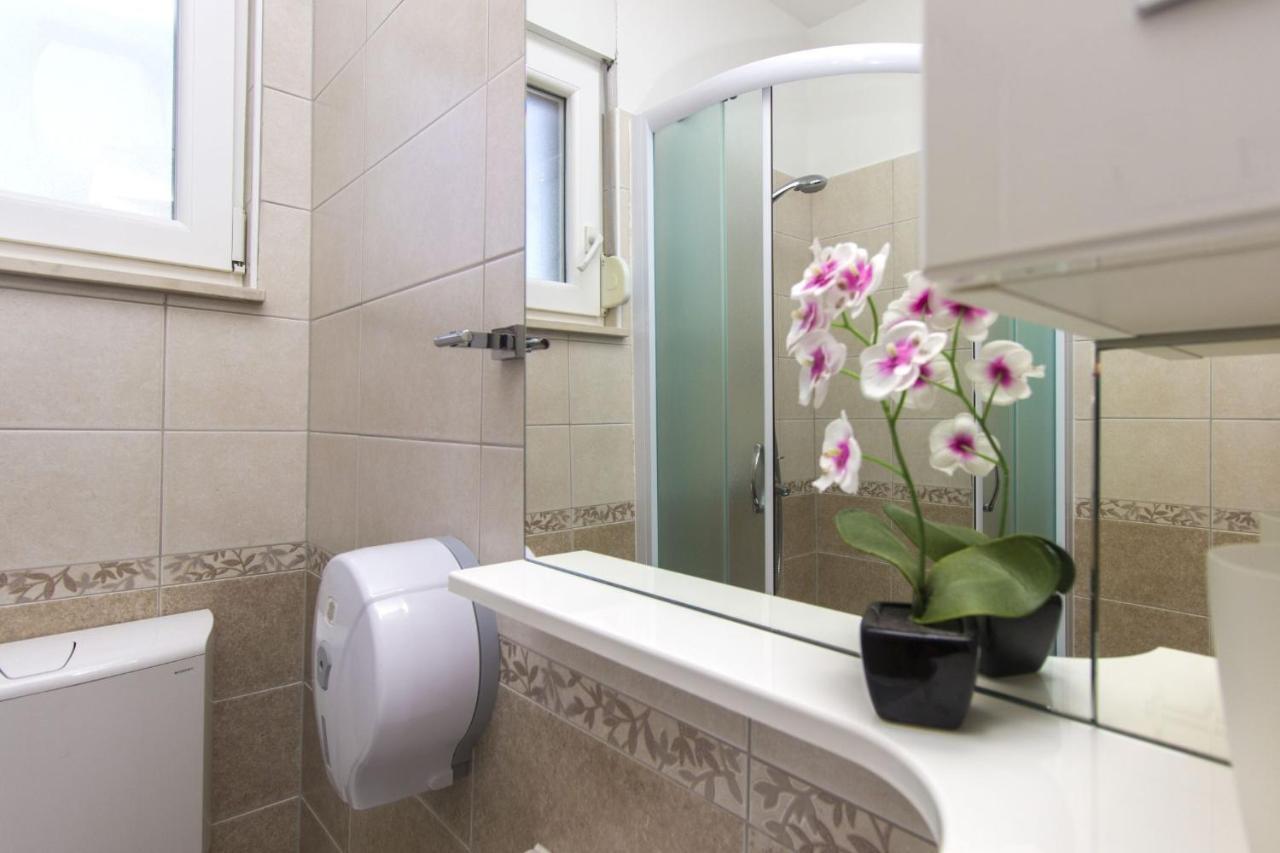 Apartments Lenija Ядрия Екстериор снимка