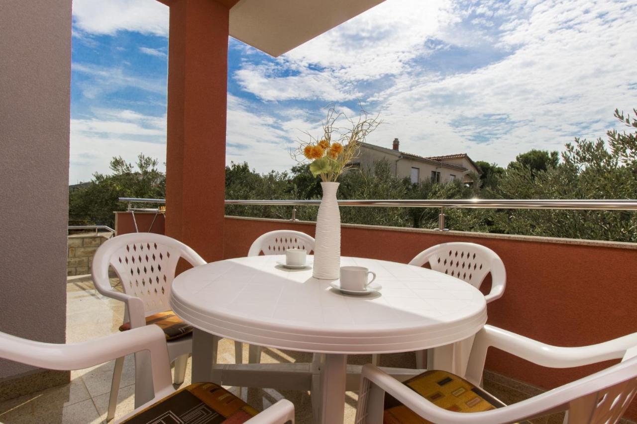 Apartments Lenija Ядрия Екстериор снимка