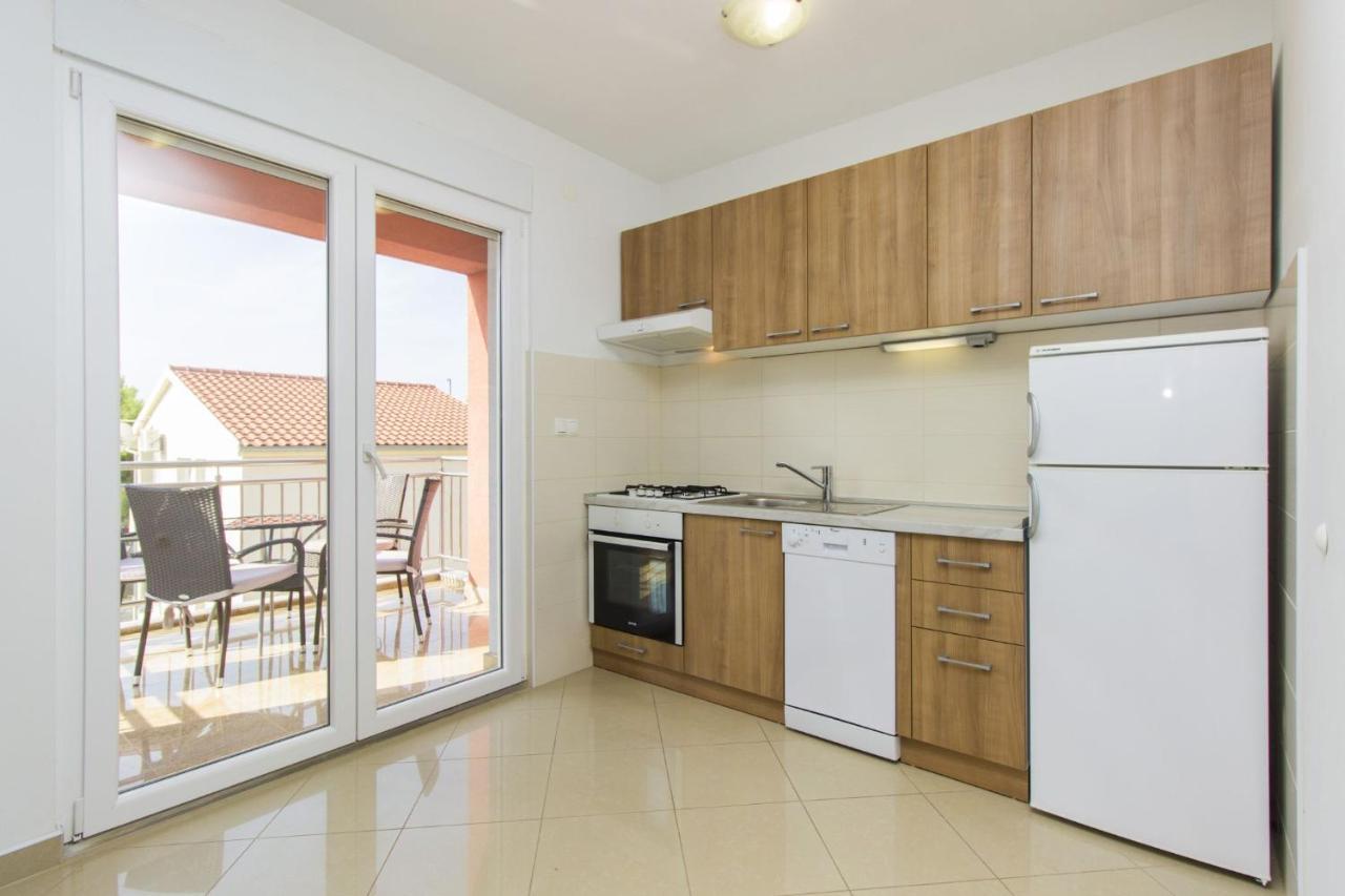 Apartments Lenija Ядрия Екстериор снимка