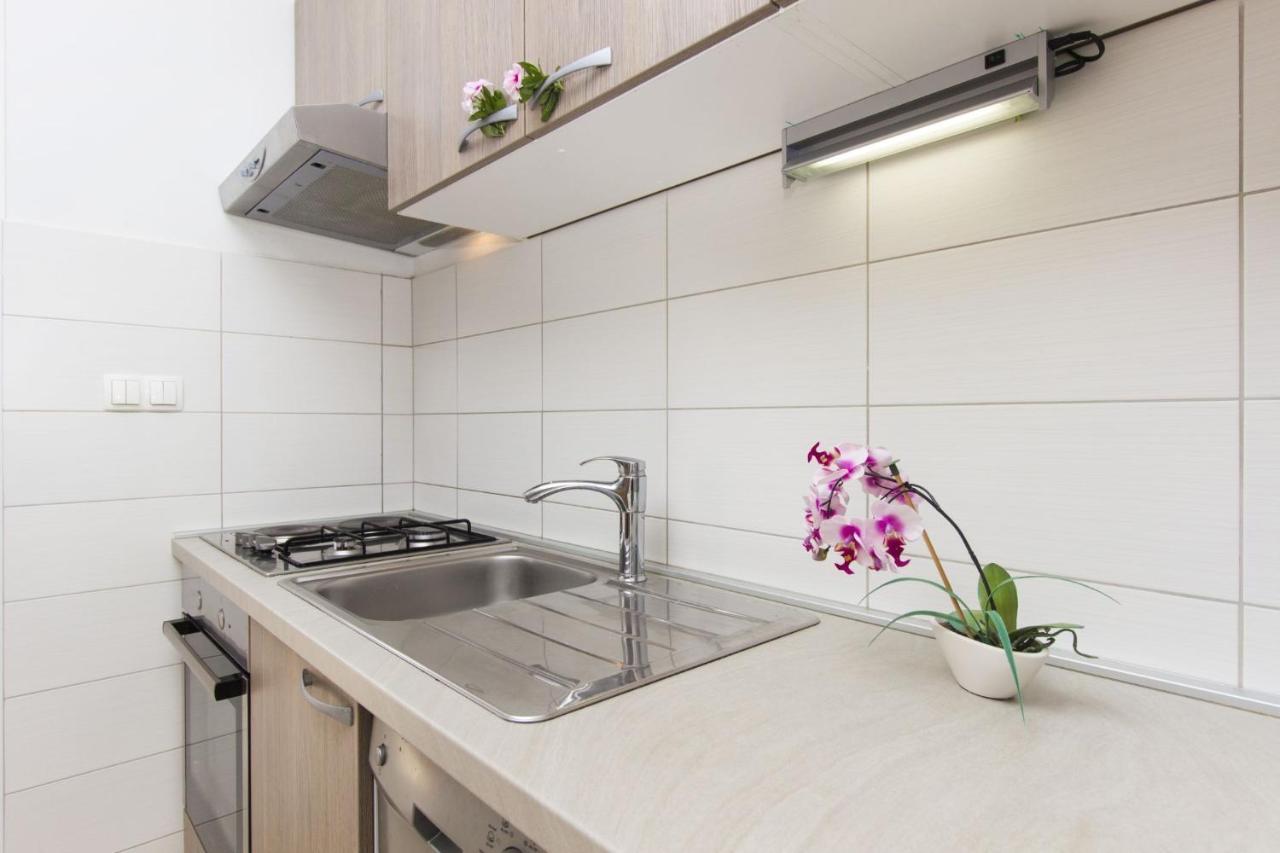 Apartments Lenija Ядрия Екстериор снимка
