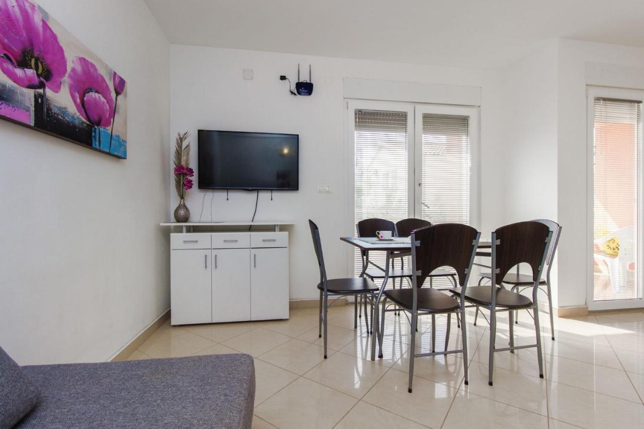 Apartments Lenija Ядрия Екстериор снимка