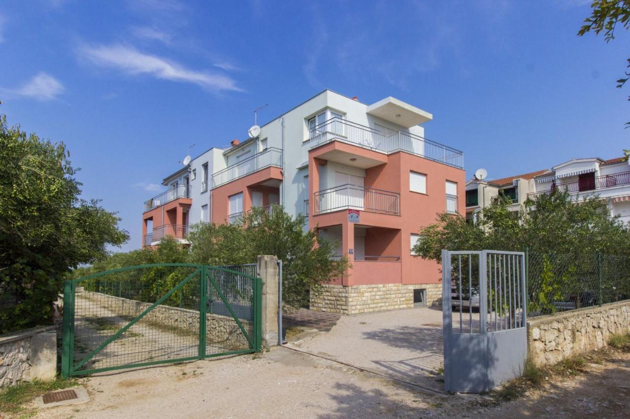 Apartments Lenija Ядрия Екстериор снимка