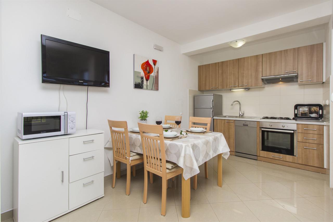 Apartments Lenija Ядрия Екстериор снимка