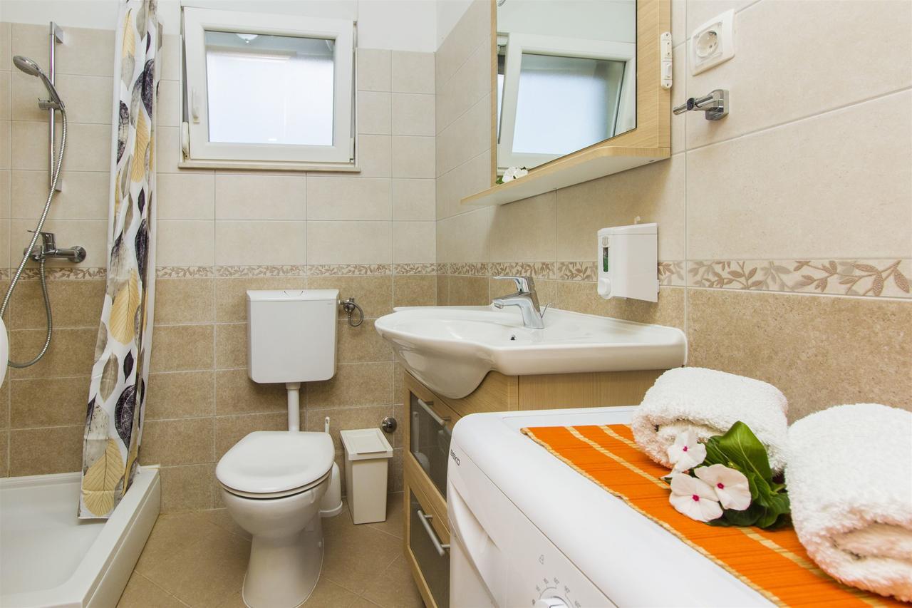 Apartments Lenija Ядрия Екстериор снимка
