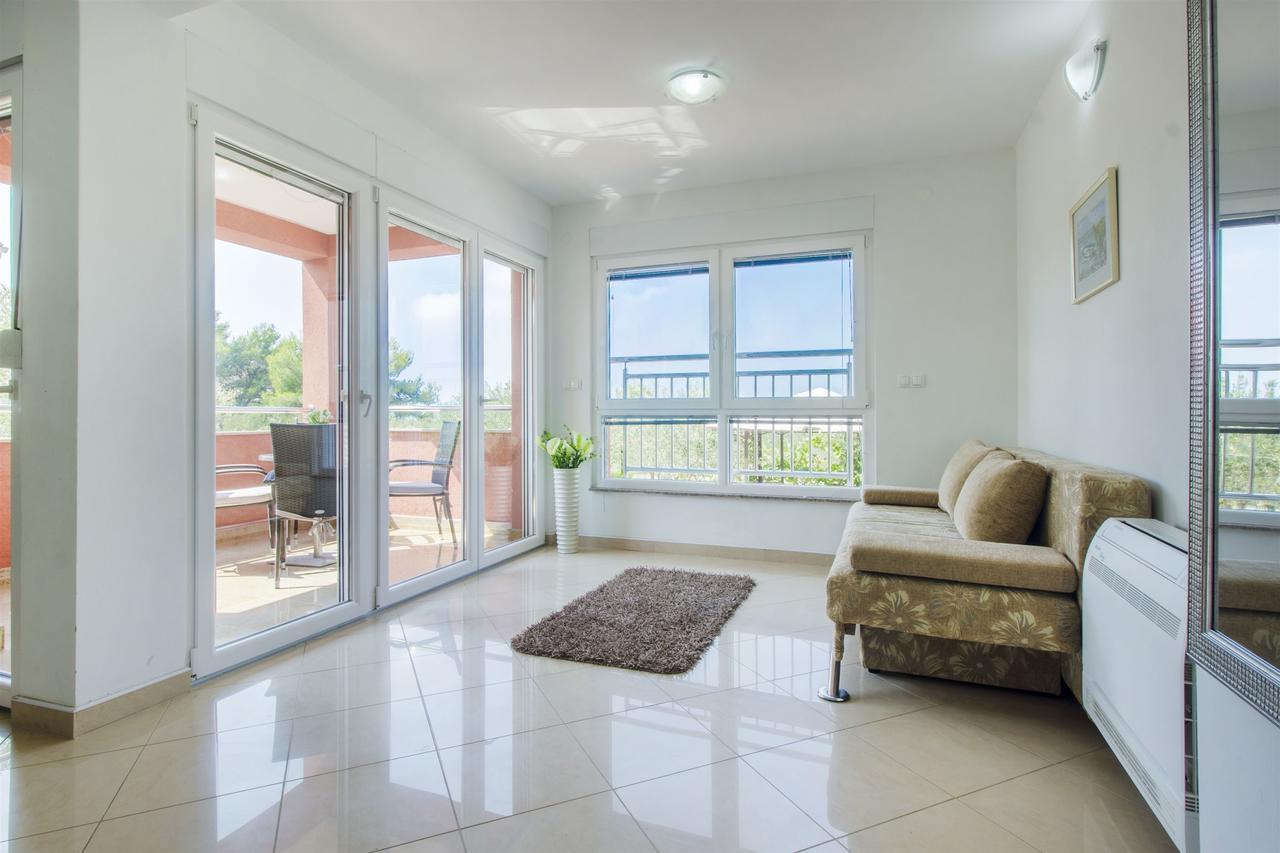 Apartments Lenija Ядрия Екстериор снимка