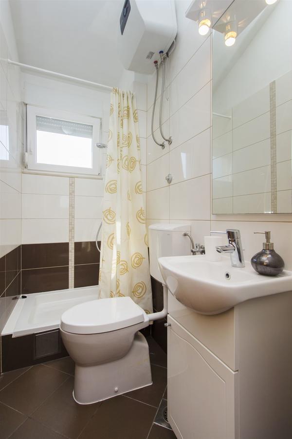Apartments Lenija Ядрия Екстериор снимка