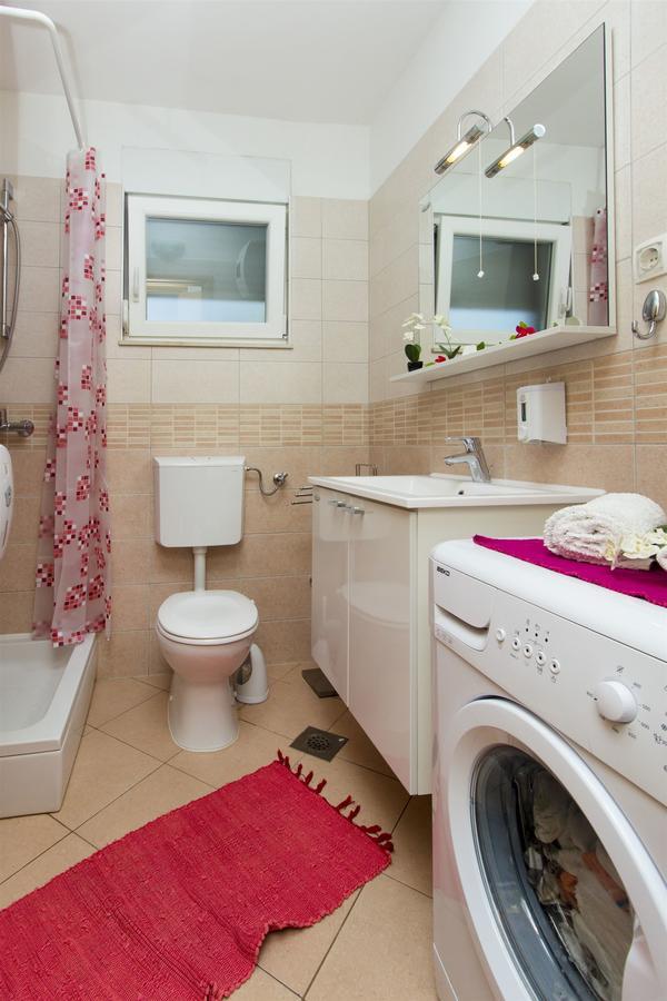 Apartments Lenija Ядрия Екстериор снимка